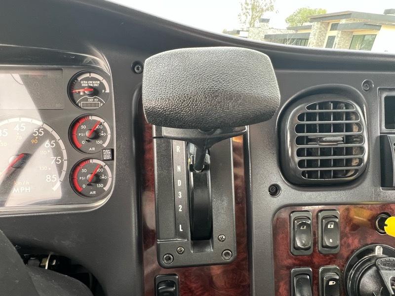 Freightliner M2 106 Medium Duty  2014