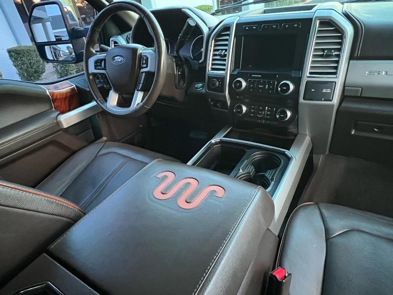 Ford F-350 SD King Ranch Crew Cab Long Bed DRW 4WD 2017