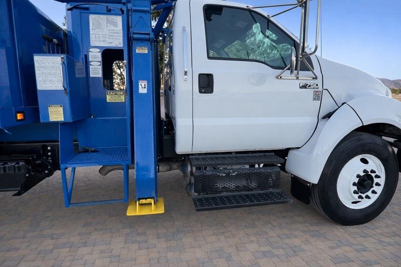 Ford F-750 Regular Cab 2WD DRW 2012
