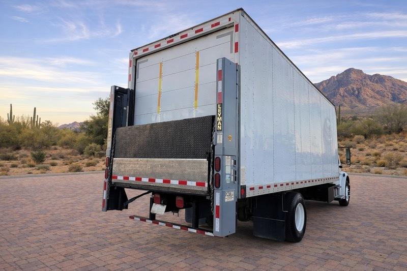 Freightliner M2 106 Medium Duty  2017