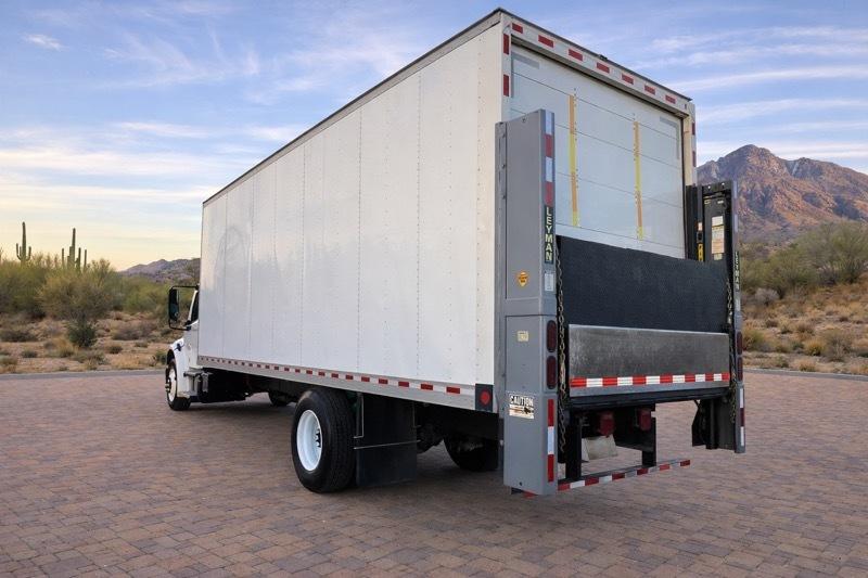 Freightliner M2 106 Medium Duty  2017