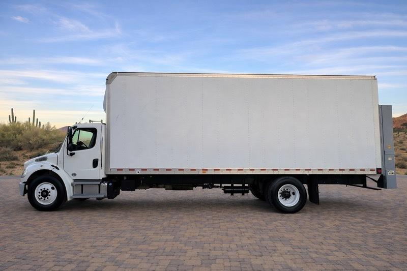 Freightliner M2 106 Medium Duty  2017