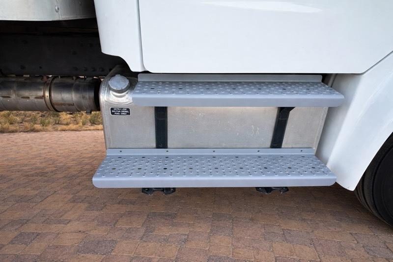 Freightliner M2 106 Medium Duty  2017