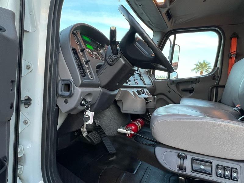 Freightliner M2 106 Medium Duty  2017