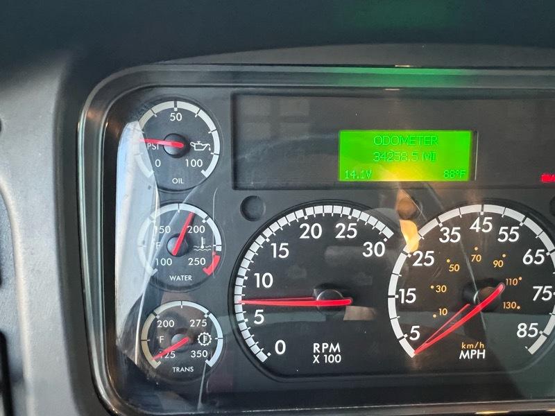 Freightliner M2 106 Medium Duty  2017