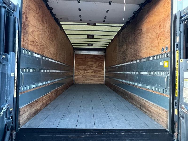 Freightliner M2 106 Medium Duty  2017