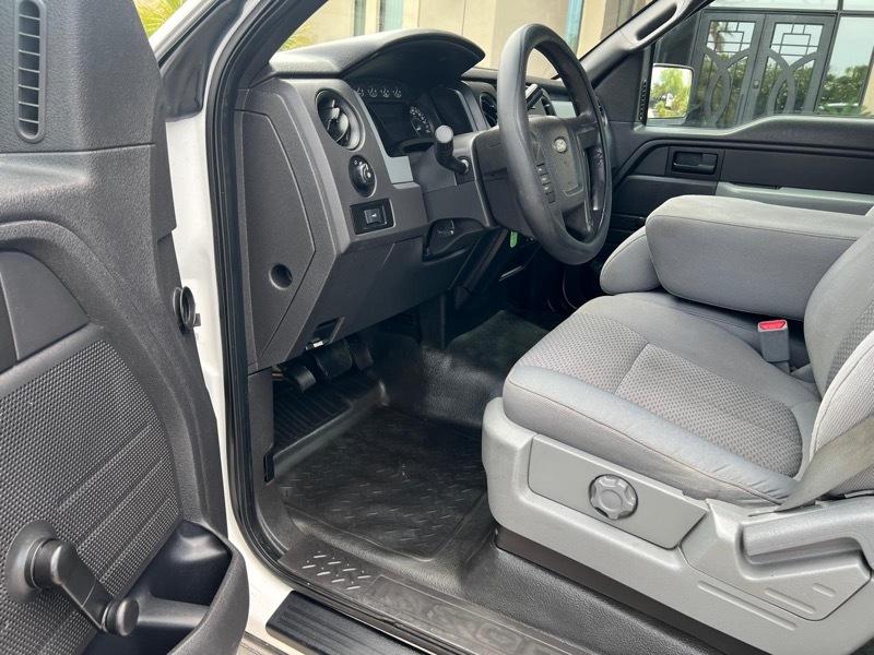 Ford F-150 2WD Reg Cab 141" XL 2011