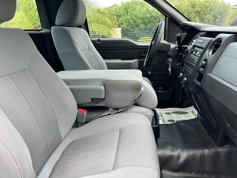 Ford F-150 2WD Reg Cab 141" XL 2011