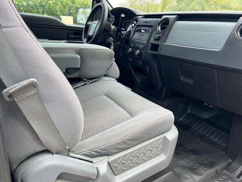 Ford F-150 2WD Reg Cab 141" XL 2011