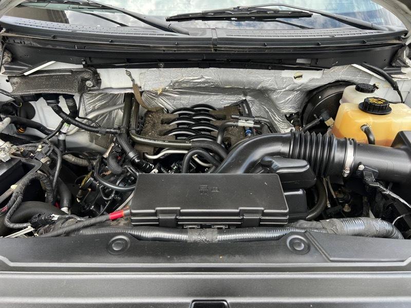 Ford F-150 2WD Reg Cab 141" XL 2011