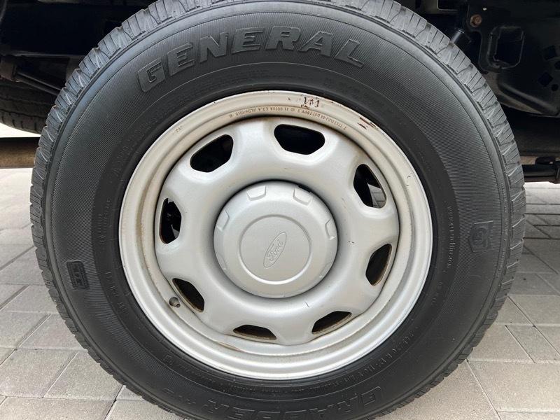 Ford F-150 2WD Reg Cab 141" XL 2011