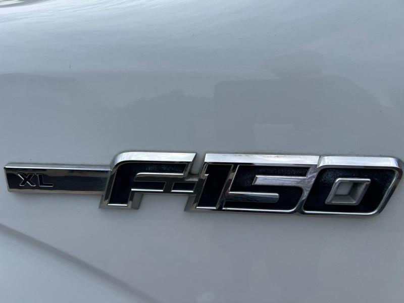 Ford F-150 2WD Reg Cab 141" XL 2011