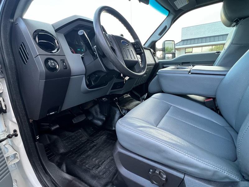 Ford F-550 Regular Cab DRW 4WD 2015