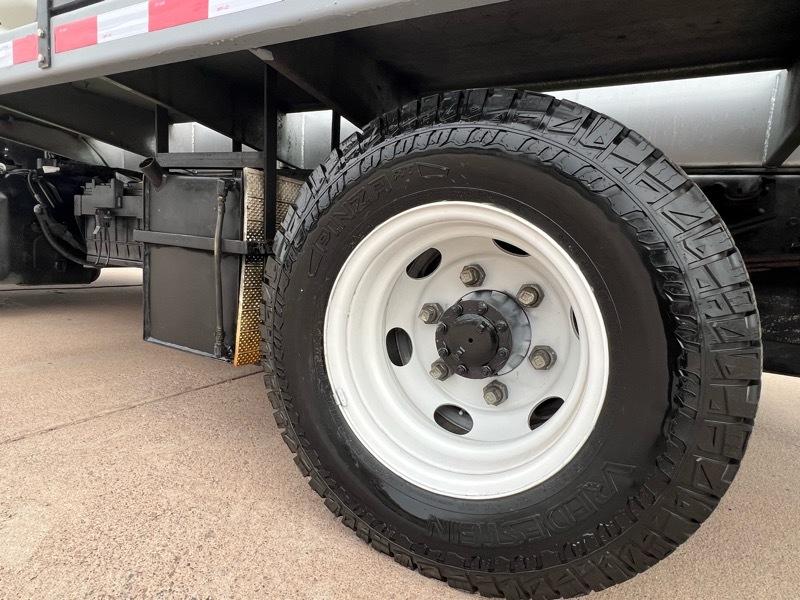 Isuzu NPR  2019