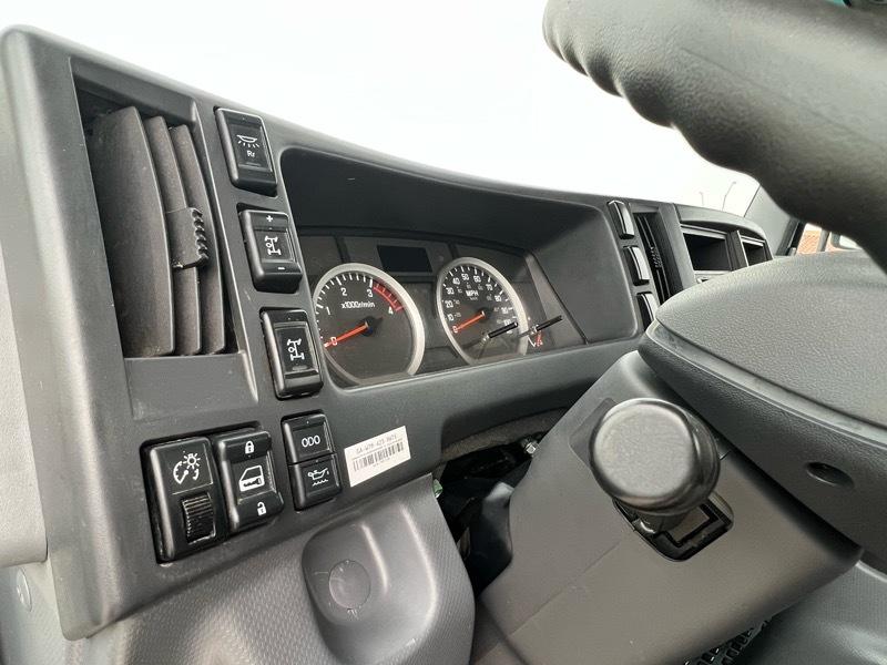 Isuzu NPR  2019