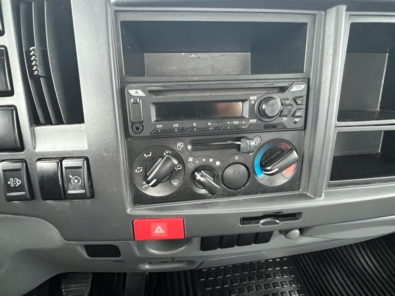 Isuzu NPR  2019