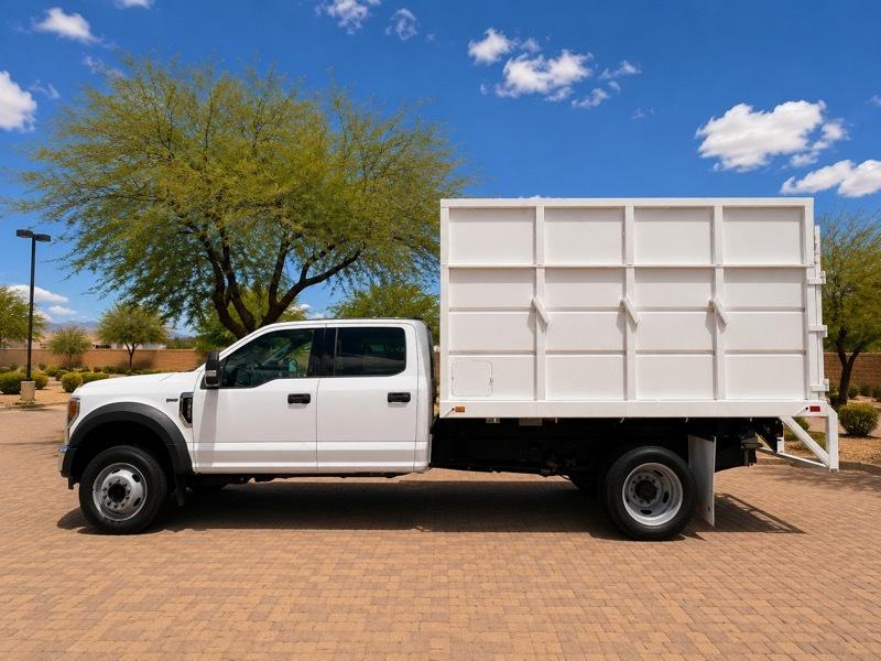 Ford F-550 Crew Cab DRW 2WD 2022