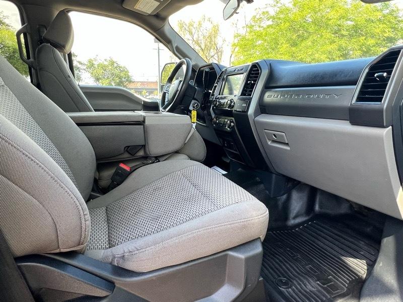 Ford F-550 Crew Cab DRW 2WD 2022