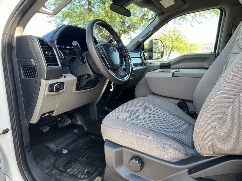 Ford F-550 Crew Cab DRW 2WD 2022