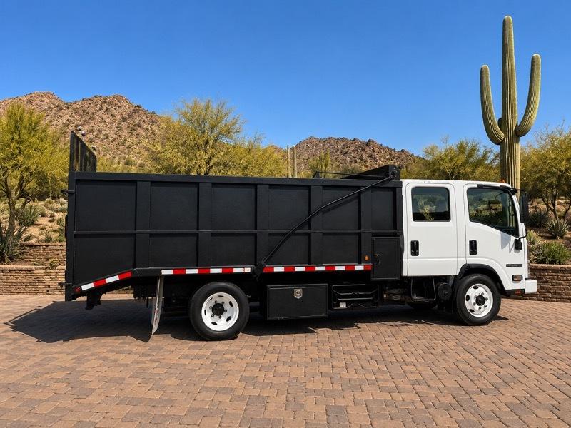 Isuzu NPR  2015