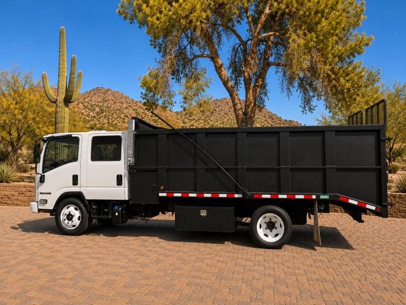 Isuzu NPR  2015