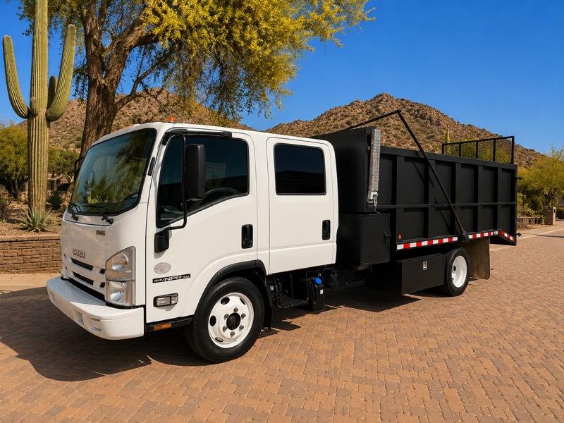Isuzu NPR  2015