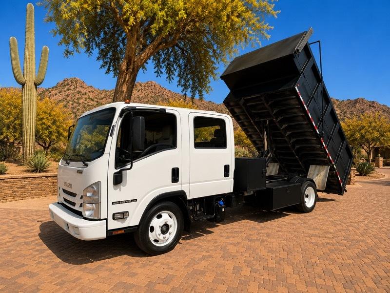 Isuzu NPR  2015