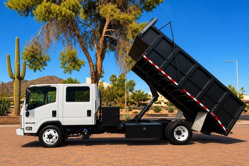 Isuzu NPR  2015