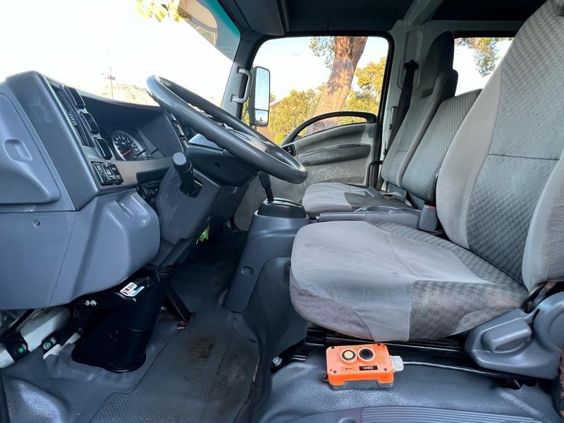 Isuzu NPR  2015
