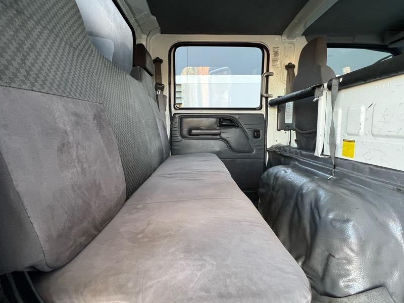 Isuzu NPR  2015