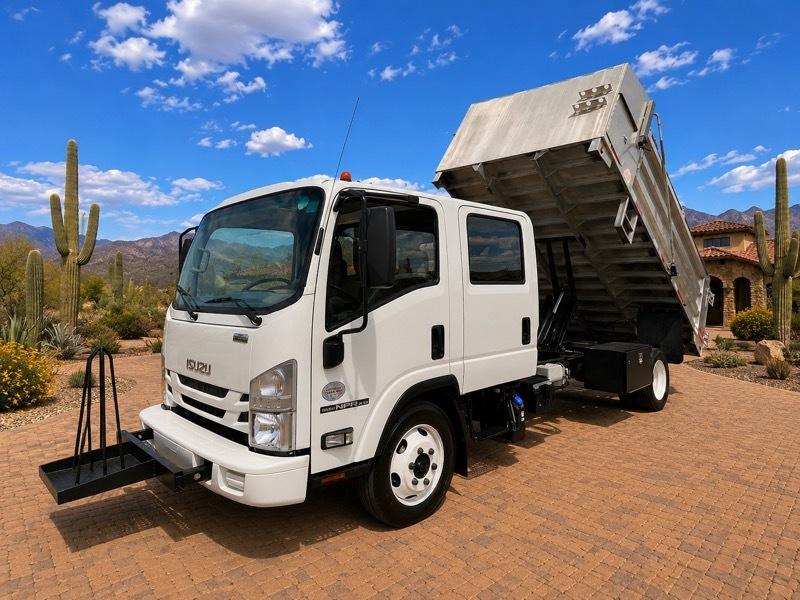 Isuzu NPR  2019