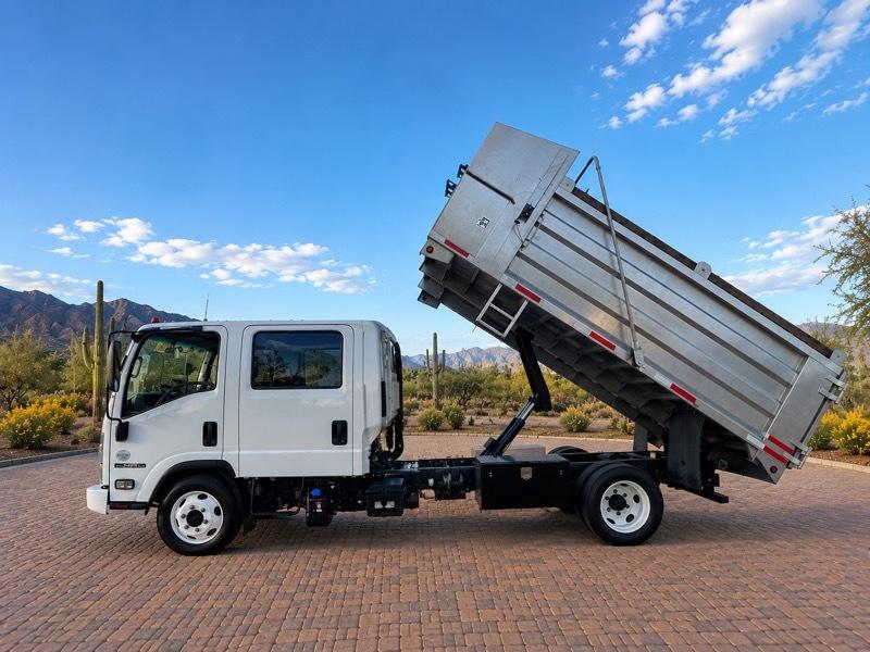 Isuzu NPR  2019