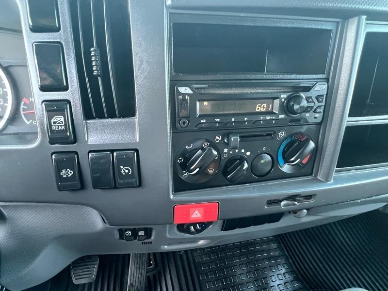 Isuzu NPR  2019