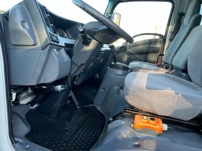 Isuzu NPR  2019