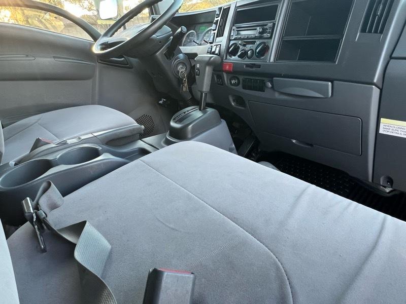 Isuzu NPR  2019