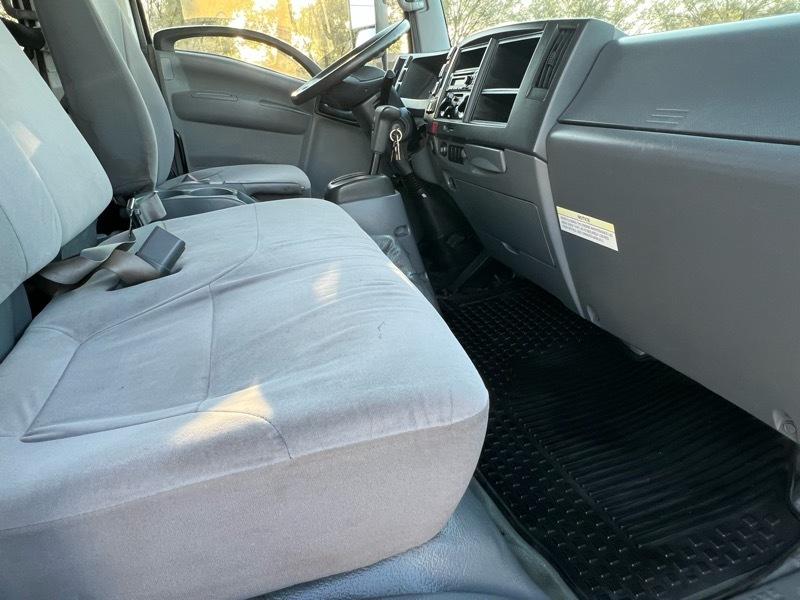 Isuzu NPR  2019
