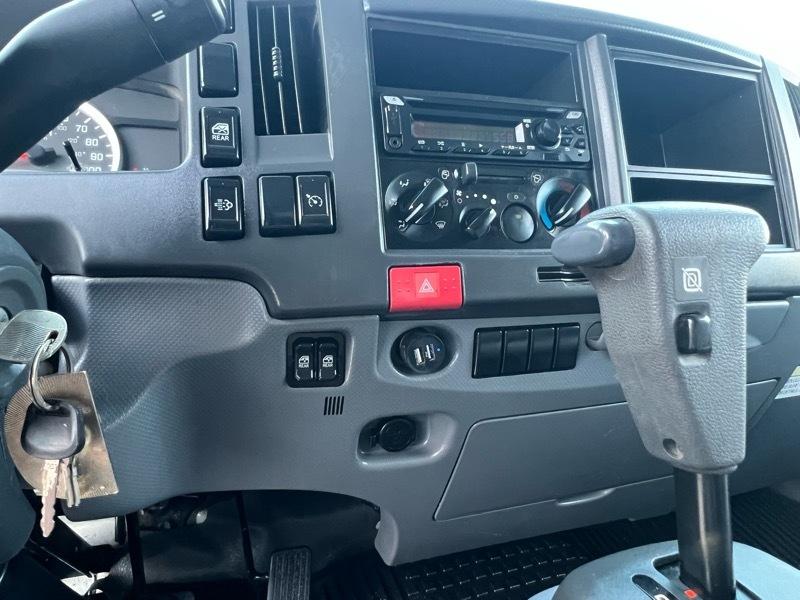Isuzu NPR  2019
