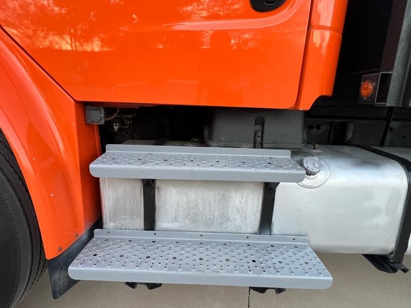 Freightliner M2  2016