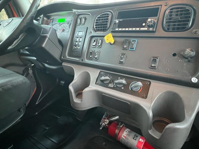 Freightliner M2  2016