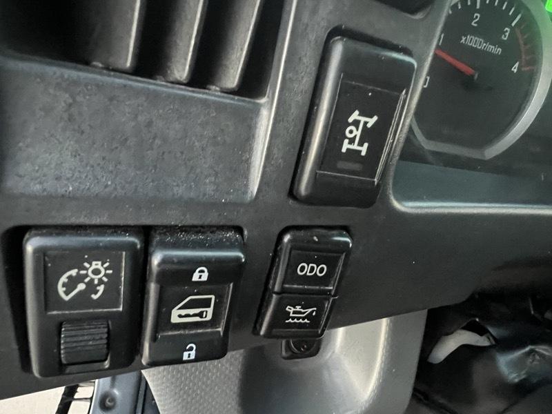 Isuzu NQR  2016