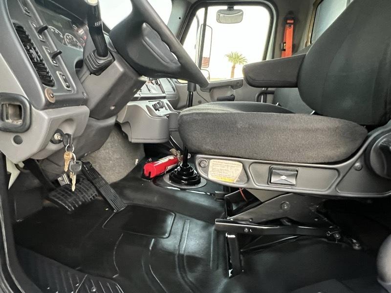Freightliner M2 106  2015
