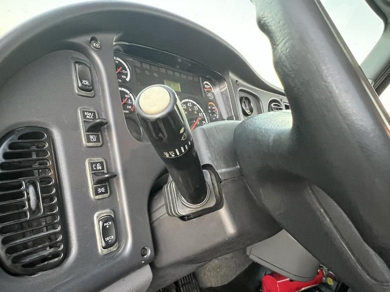 Freightliner M2 106  2015