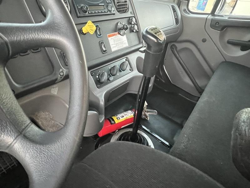 Freightliner M2 106  2015