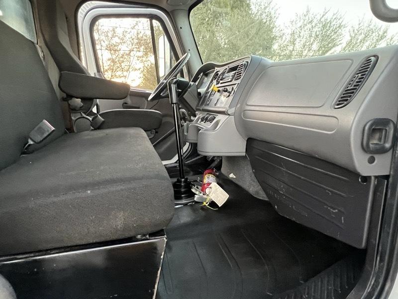 Freightliner M2 106  2015