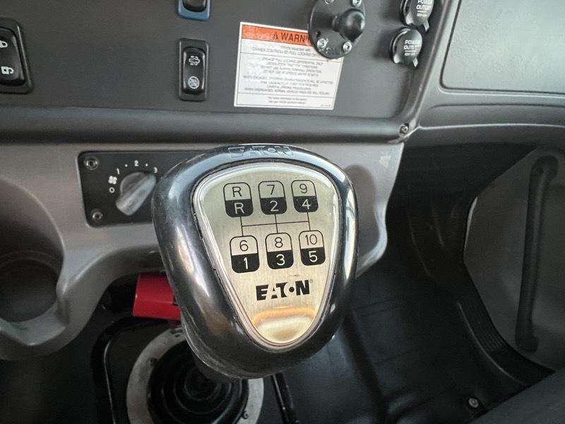 Freightliner M2 106  2015