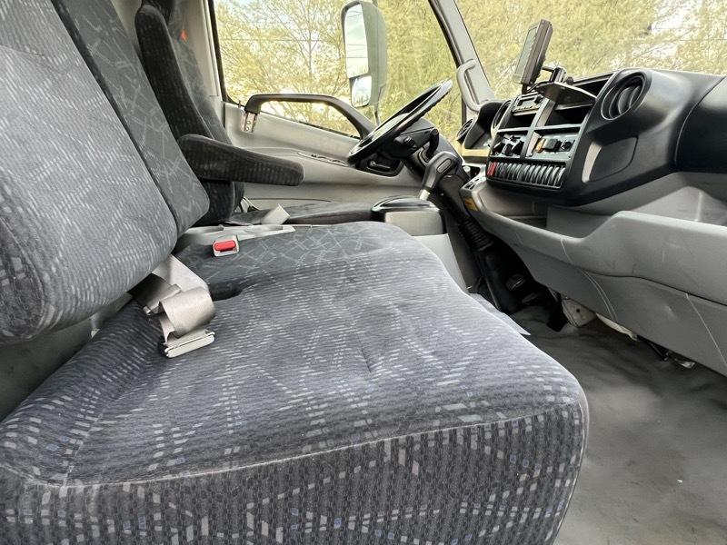 Hino 195  2018