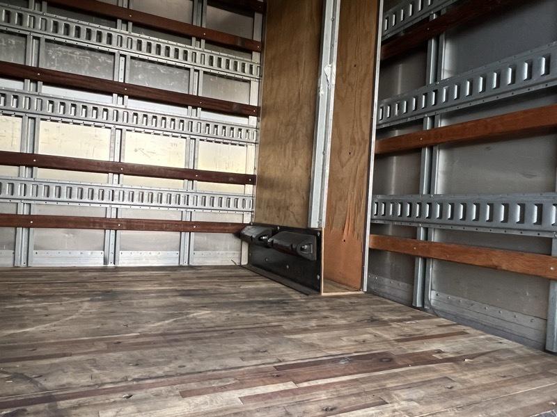Hino 195  2018