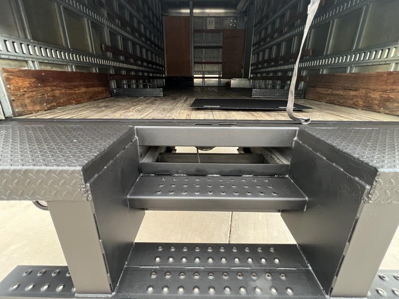 Hino 195  2018