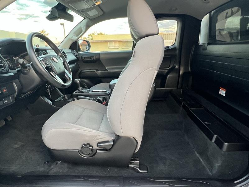Toyota Tacoma 2WD Access Cab I4 AT SR (Natl) 2022