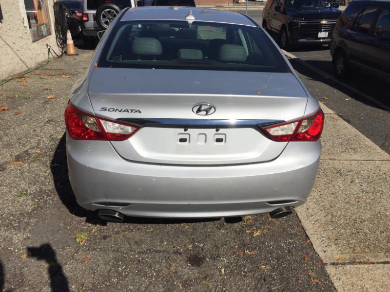 Hyundai Sonata Limited Auto 2011
